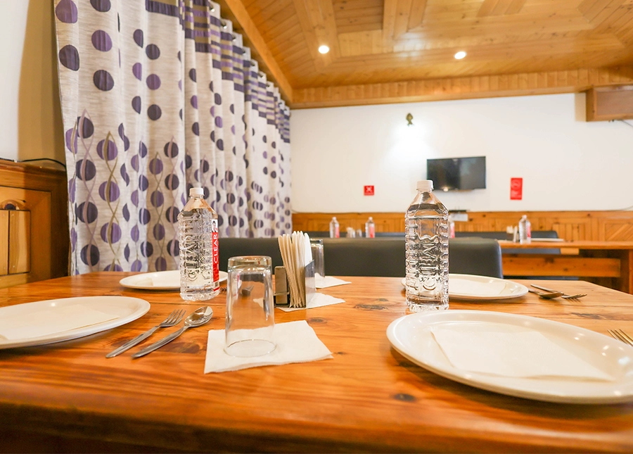 hotel_namaste_inn_beas_valley_restaurant_table_setup